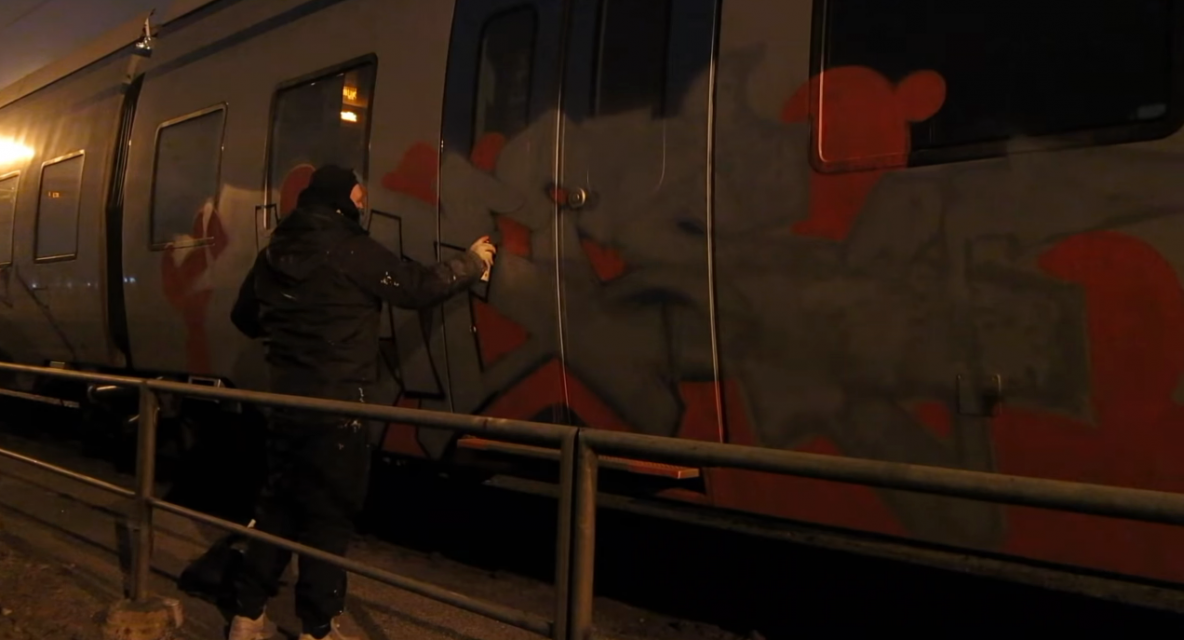 Смотрите граффити видео Reds Seksie Erse & Bates Feat. X60 на Graffitimarket.ru